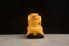 Carregar imagem no visualizador da galeria, NIKE VOMERO PREMIUM
