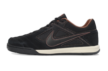 Carregar imagem no visualizador da galeria, Nike SB Gato Futsal - Preto
