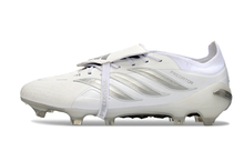 Carregar imagem no visualizador da galeria, Adidas Predator 26 Elite Tongue FG
