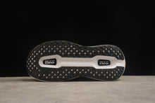 Carregar imagem no visualizador da galeria, NIKE VOMERO PREMIUM
