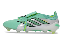 Carregar imagem no visualizador da galeria, Adidas Predator 26 Elite Tongue FG - Verde Branco
