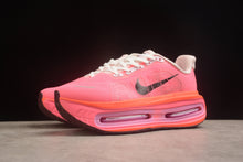 Carregar imagem no visualizador da galeria, NIKE VOMERO PREMIUM
