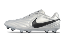 Carregar imagem no visualizador da galeria, Nike Tiempo Ligera Pro FG - Prata
