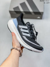 Carregar imagem no visualizador da galeria, Tênis Adidas Ultra Boost Light - CLIQUE PARA VER MAIS CORES
