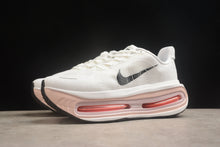 Carregar imagem no visualizador da galeria, NIKE VOMERO PREMIUM
