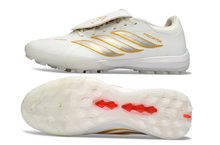 Carregar imagem no visualizador da galeria, Adidas Predator League 26 Society - Branco Dourado
