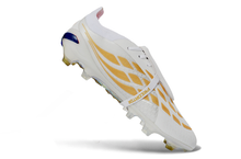 Carregar imagem no visualizador da galeria, Adidas Predator 26 Elite Tongue FG - Branco
