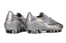 Carregar imagem no visualizador da galeria, Mizuno Alpha Made in Japan - Prata
