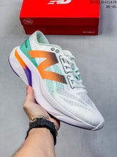 Carregar imagem no visualizador da galeria, Tênis New Balance FC SC Elite V4 - CLIQUE PARA VER MAIS CORES
