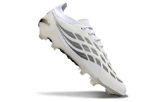Carregar imagem no visualizador da galeria, Adidas Predator 26 Elite FG
