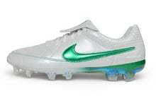 Carregar imagem no visualizador da galeria, Nike Tiempo Legend R10 Touch Of Gold

