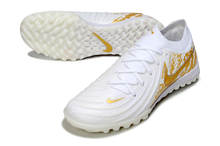 Carregar imagem no visualizador da galeria, Nike Phantom GX II Elite Society - Branco Dourado
