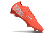 Carregar imagem no visualizador da galeria, Nike Air Zoom Mercurial Vapor 16 Elite FG - Laranja

