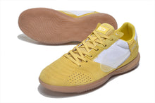 Carregar imagem no visualizador da galeria, Nike Street Gato Futsal - Dourado
