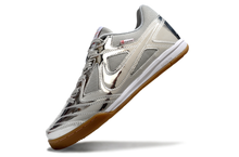 Carregar imagem no visualizador da galeria, Nike SB Gato Futsal - Prata
