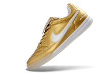 Carregar imagem no visualizador da galeria, Nike Tiempo Ronaldinho R10 Futsal - Dourado

