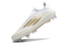 Carregar imagem no visualizador da galeria, Adidas F50 Elite Laceless SG - Branco Dourado
