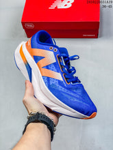 Carregar imagem no visualizador da galeria, Tênis New Balance FC SC Elite V4 - CLIQUE PARA VER MAIS CORES
