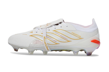 Carregar imagem no visualizador da galeria, Adidas Predator 26 Elite Tongue FG - Branco
