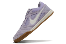 Carregar imagem no visualizador da galeria, Nike SB Gato Futsal - Roxo

