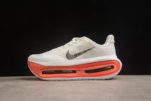 Carregar imagem no visualizador da galeria, NIKE VOMERO PREMIUM
