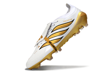 Carregar imagem no visualizador da galeria, Adidas Predator 26 Elite Tongue FG
