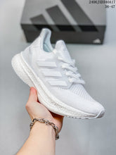 Carregar imagem no visualizador da galeria, Tênis Adidas Ultra Boost Light
