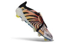 Carregar imagem no visualizador da galeria, Adidas Predator 26 Elite Tongue FG
