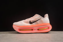 Carregar imagem no visualizador da galeria, NIKE VOMERO PREMIUM
