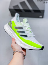 Carregar imagem no visualizador da galeria, Tênis Adidas Ultra Boost Light
