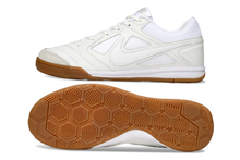 Carregar imagem no visualizador da galeria, Nike SB Gato Futsal - Branco
