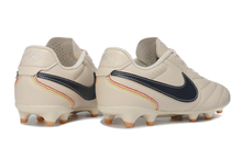 Carregar imagem no visualizador da galeria, Nike Tiempo Ligera Pro FG - Bege
