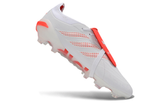 Carregar imagem no visualizador da galeria, Adidas Predator 26 Elite Tongue FG
