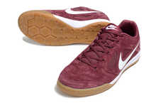 Carregar imagem no visualizador da galeria, Nike SB Gato Futsal
