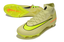 Carregar imagem no visualizador da galeria, Nike Feminina Air Zoom Superfly 9 FG Elite - Verde
