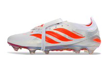Carregar imagem no visualizador da galeria, Adidas Predator 26 Elite Tongue FG - Branco
