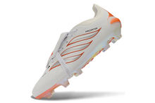 Carregar imagem no visualizador da galeria, Adidas Predator 26 Elite Tongue FG
