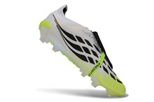 Carregar imagem no visualizador da galeria, Adidas Predator 26 Elite Tongue FG
