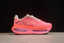 Carregar imagem no visualizador da galeria, NIKE VOMERO PREMIUM
