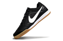 Carregar imagem no visualizador da galeria, Nike SB Gato Futsal - Preto Branco

