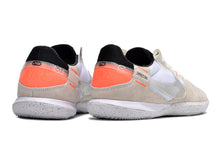 Carregar imagem no visualizador da galeria, Nike Street Gato Futsal - Creme
