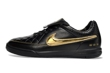 Carregar imagem no visualizador da galeria, Nike Tiempo Ronaldinho R10 Futsal - Preto Dourado
