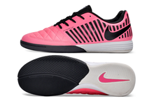 Carregar imagem no visualizador da galeria, Nike Feminina Lunar Gato II Futsal - Rosa
