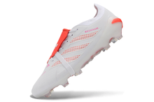 Carregar imagem no visualizador da galeria, Adidas Predator 26 Elite Tongue FG

