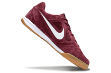 Carregar imagem no visualizador da galeria, Nike SB Gato Futsal
