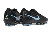 Carregar imagem no visualizador da galeria, Nike Tiempo Maestro Elite FG - Black Pack
