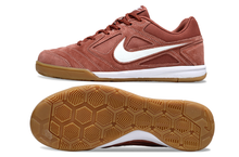 Carregar imagem no visualizador da galeria, Nike SB Gato Futsal
