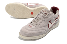 Carregar imagem no visualizador da galeria, Nike Tiempo Street Gato Futsal - Cinza Vermelho
