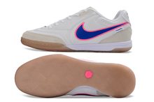 Carregar imagem no visualizador da galeria, Nike Tiempo Street Gato Futsal - Branco Rosa
