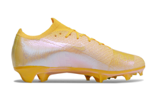 Carregar imagem no visualizador da galeria, Nike Air Zoom Mercurial Vapor 16 Elite FG - Dourada
